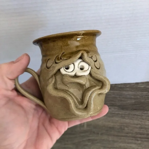 Vtg Pretty Ugly Pottery Wales Mug - Picture 9 of 9